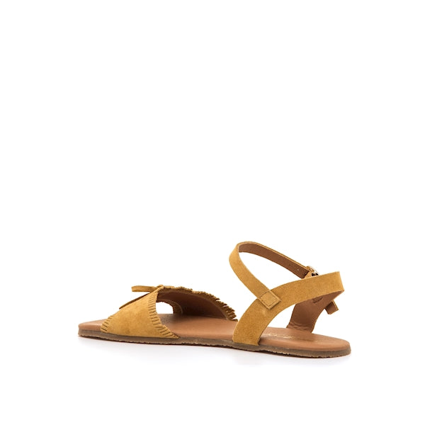 Mustang Free Sandalia Cleo 55975 - Mostaza