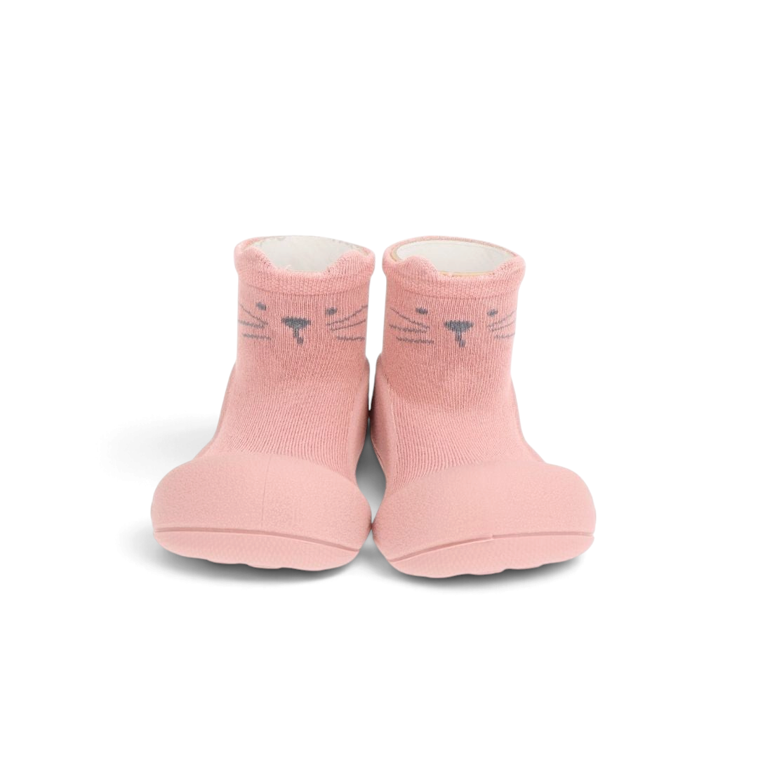 Zapatos barefoot Attipas Animals en color rosa con diseño de gatito para bebés de la tienda zoireo