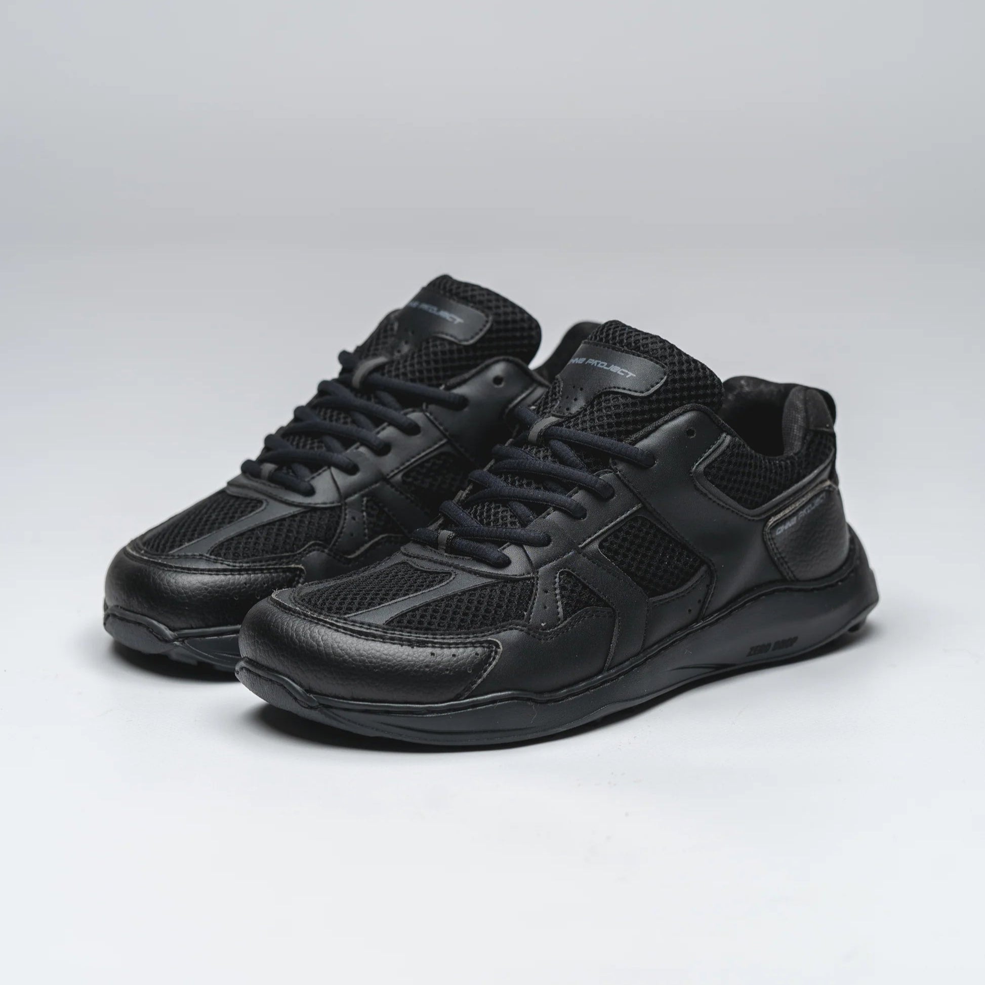 Ohne Project Retro Run - Triple Black