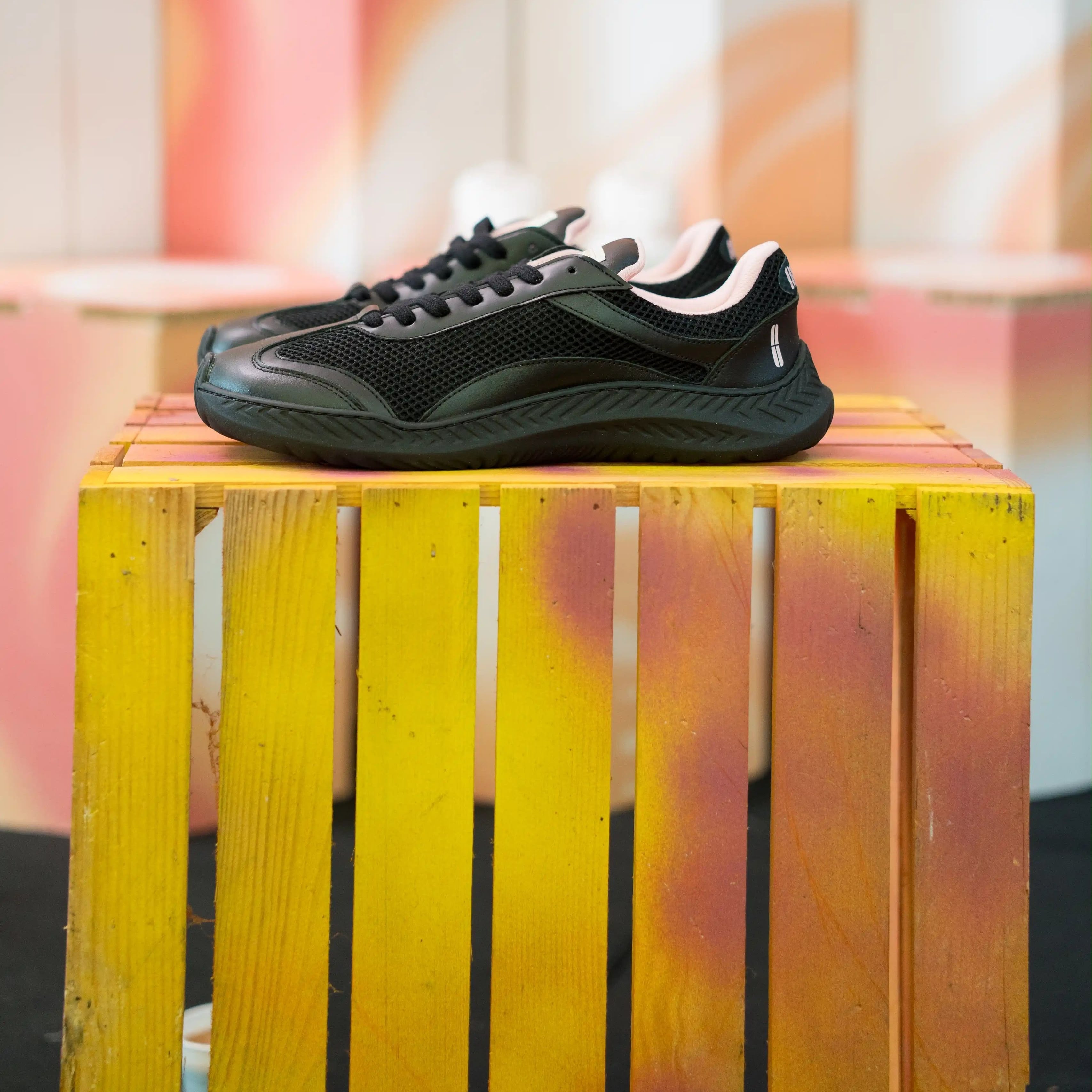 The Nude Foot Barefoot Sneaker - Negro Total