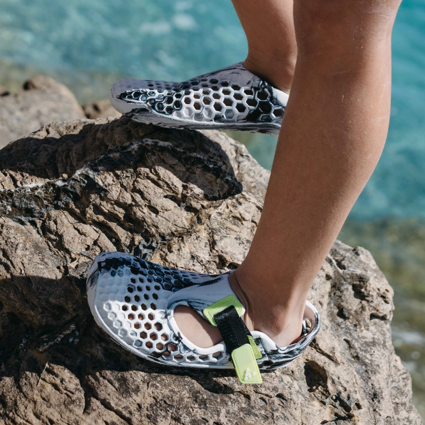 Vivobarefoot Ultra Bloom Kids - Obsidian-White