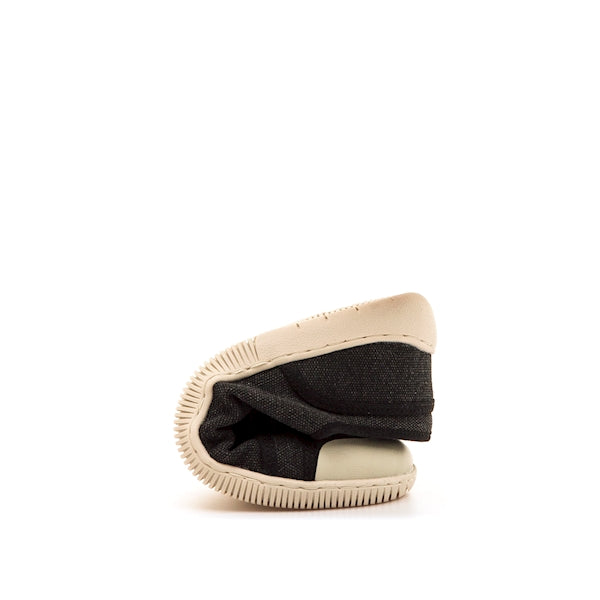 Mustang Free Aria 60944 - Negro