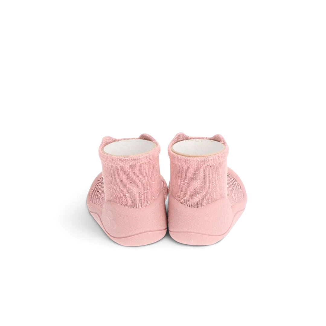 Zapatos barefoot Attipas Animals en color rosa de zoireo, diseñados para primeros pasos con suela flexible
