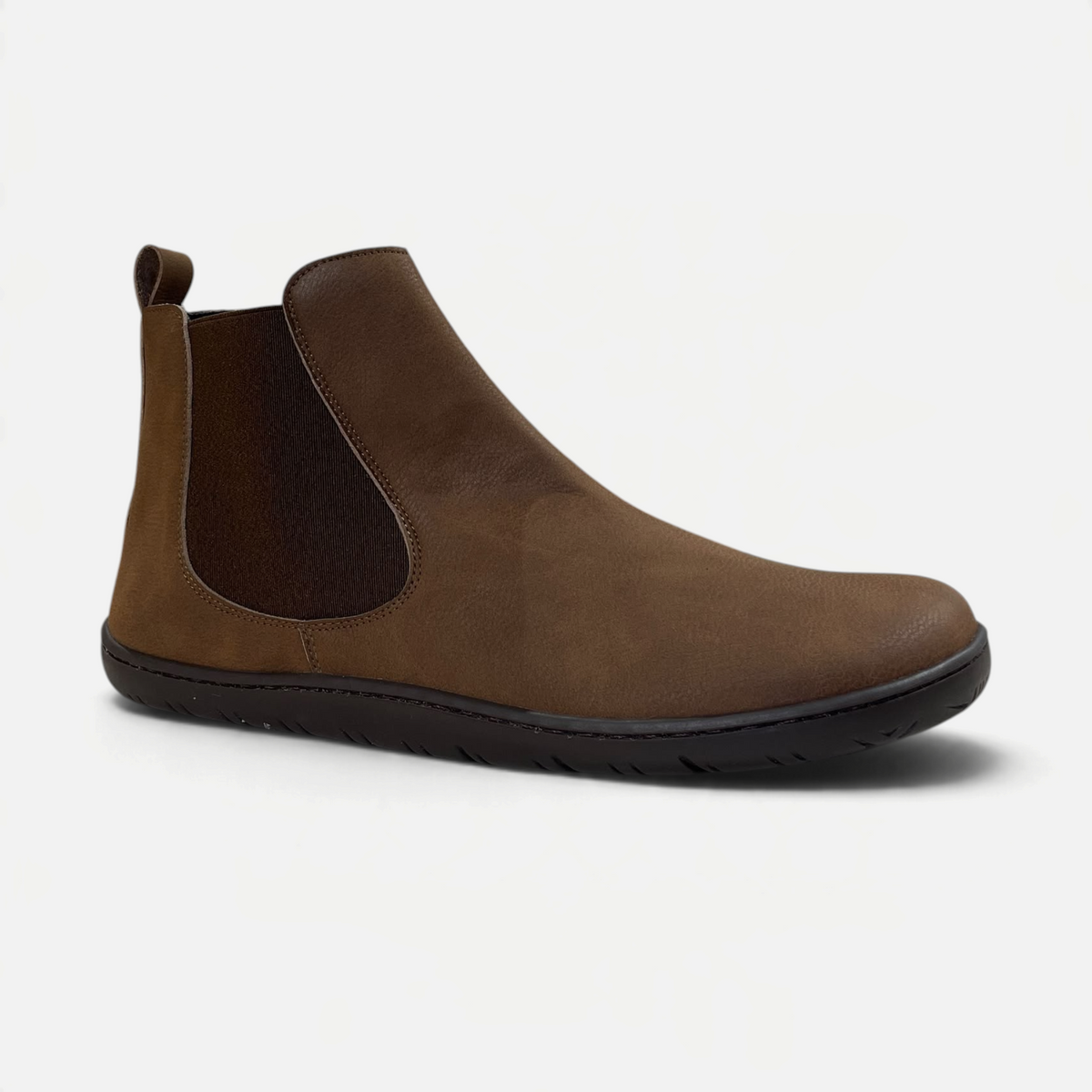 Bota Chelsea Coqueflex Kai de zoireo en color marrón con paneles elásticos laterales y suela flexible
