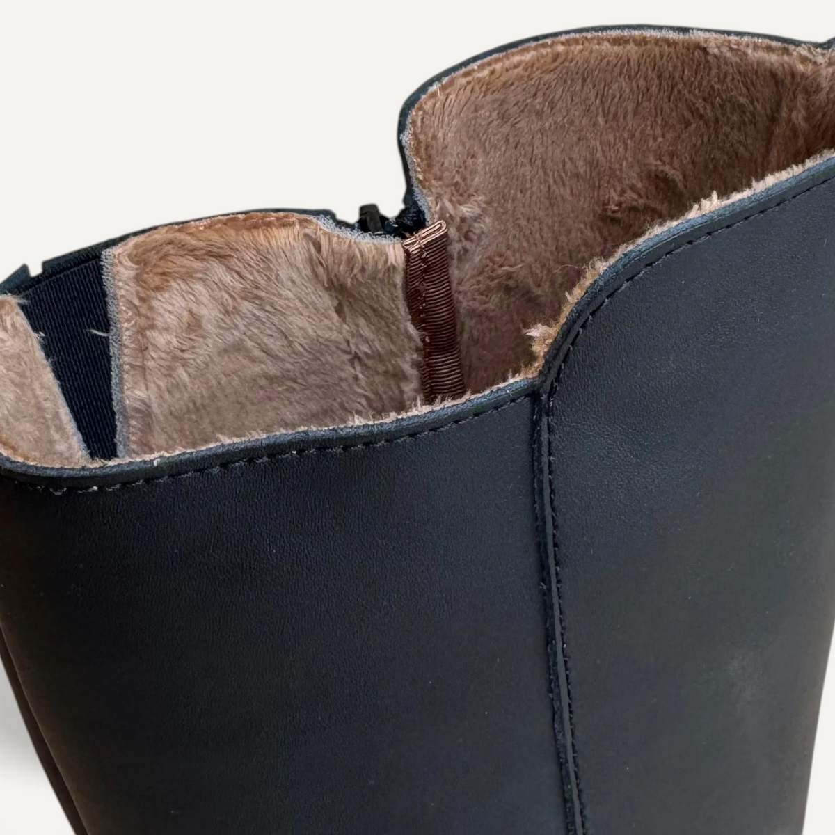 Bota barefoot de caña alta zoireo Flexinens en negro con forro interior de merinilla cálida