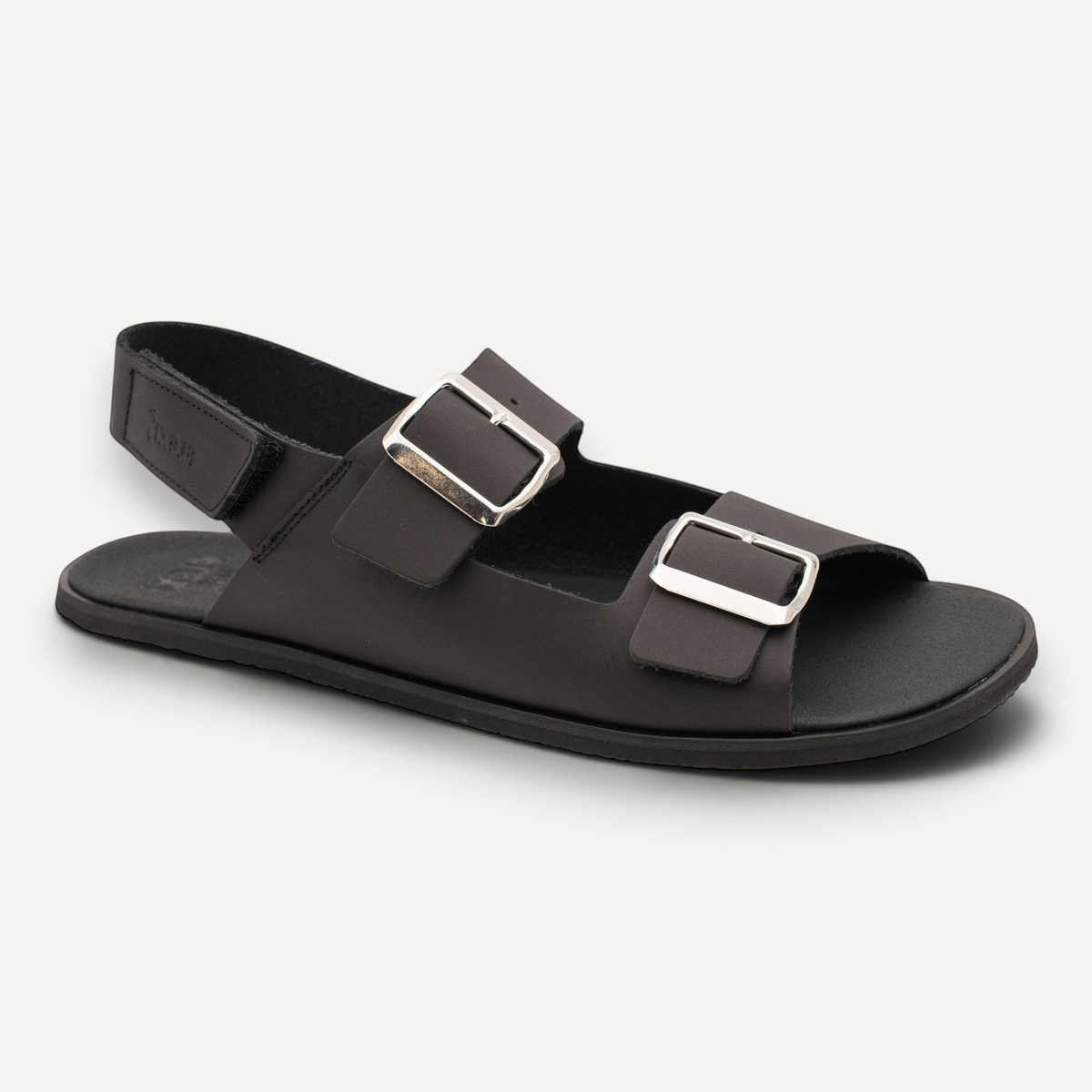 Sandalias barefoot zoireo FlexiNens negras con dos hebillas metálicas y cierre de velcro en el talón