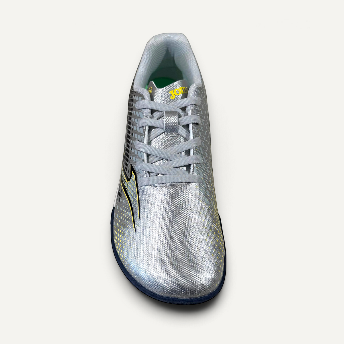 Bota de fútbol Joma Barefoot Gol gris con cordones para jóvenes, diseño flexible y suela multitaco de zoireo