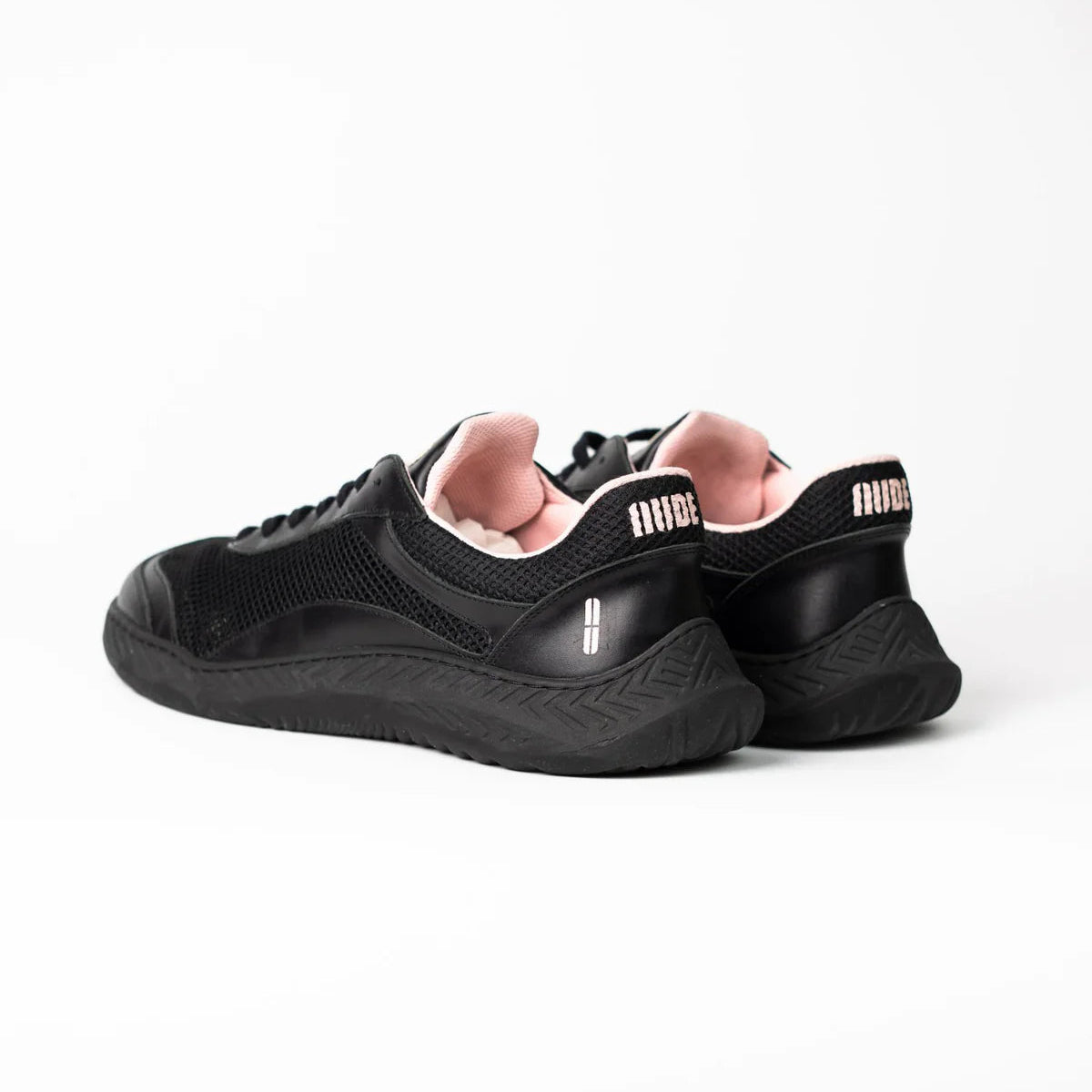 The Nude Foot Barefoot Sneaker - Negro Total