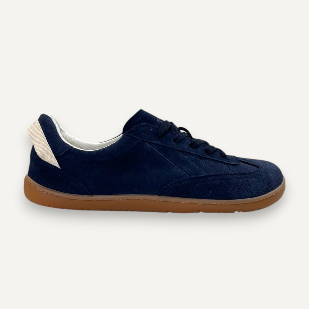 Zapatilla Coqueflex Nexus de zoireo en color azul marino con suela de goma marrón y detalle en el talón