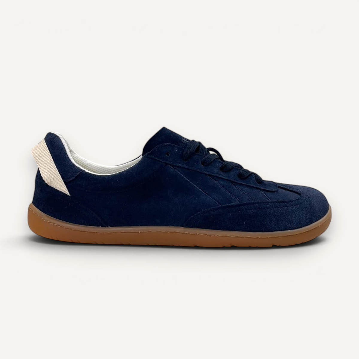 Zapatilla Coqueflex Nexus de zoireo en color azul marino con suela de goma marrón y detalle en el talón
