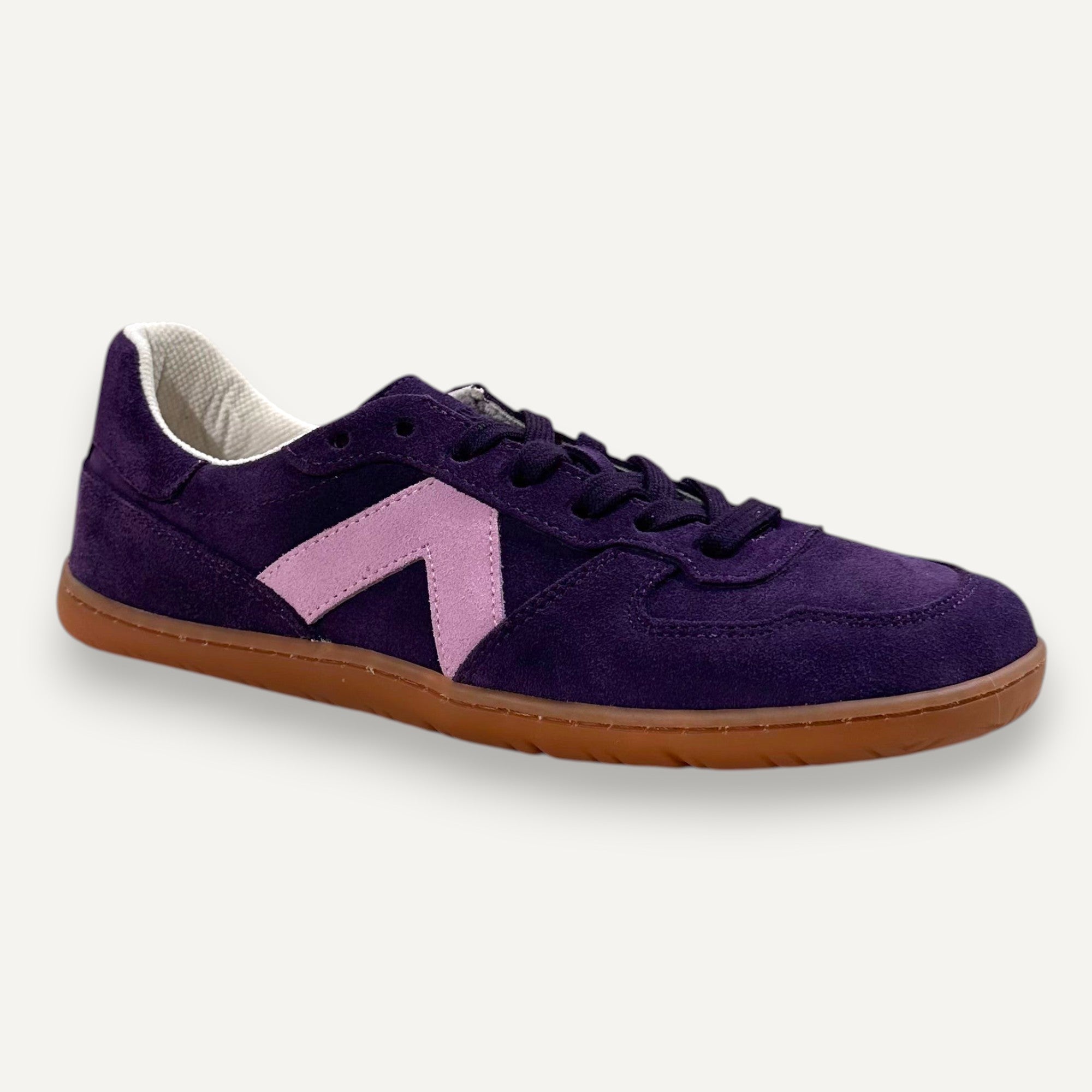 Zapatillas de ante morado Coqueflex Core Cosmos de zoireo con detalle lateral rosa y suela de goma color caramelo